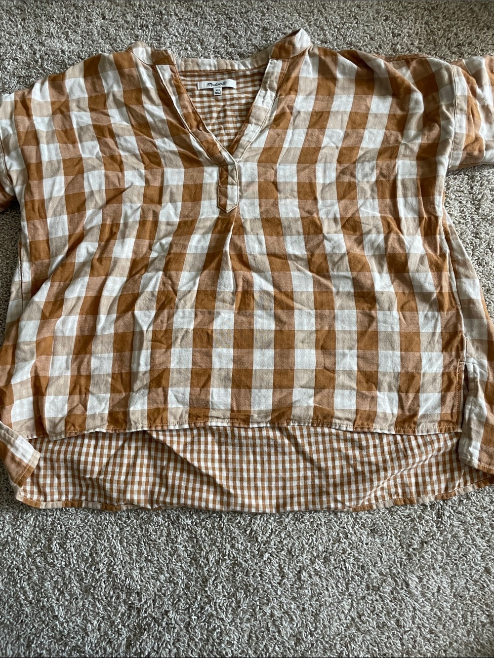 Madewell Gingham V-Neck Top in Tan and White